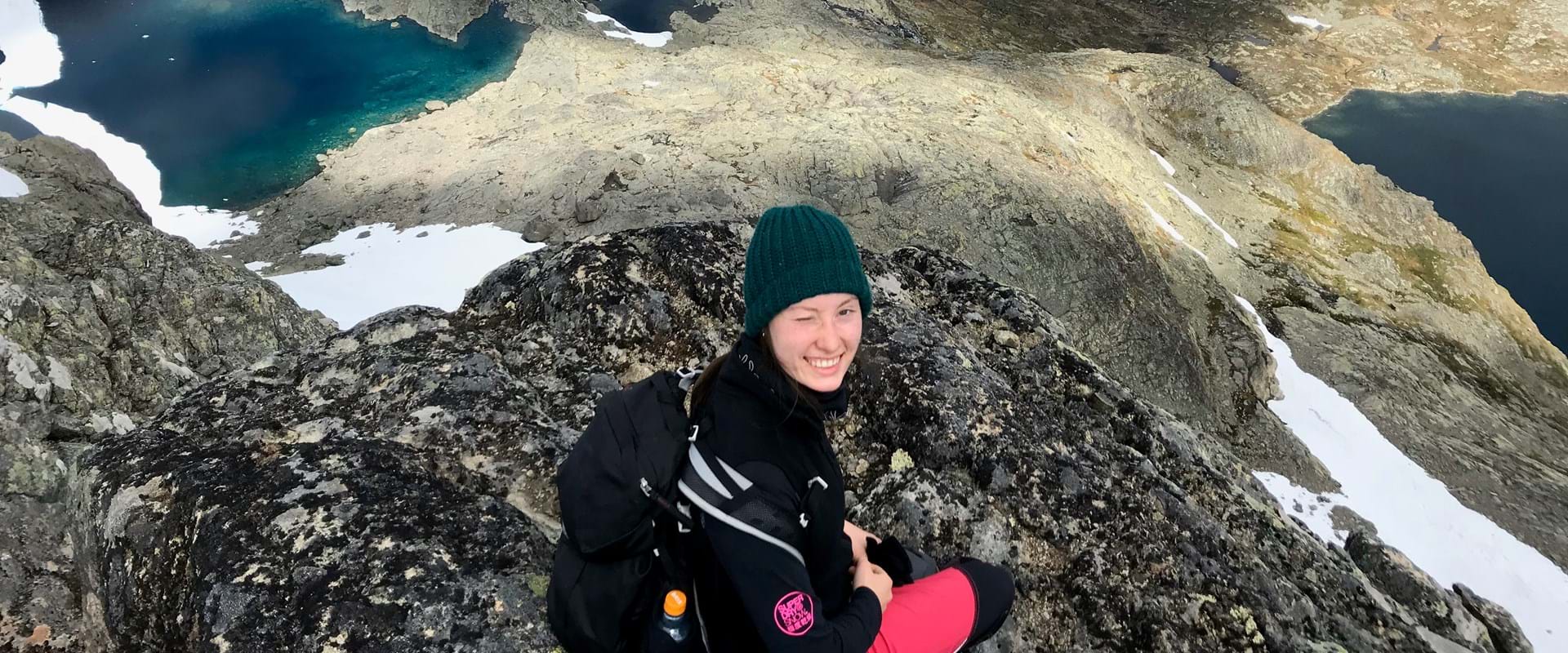 Silje På Fjelltur Opp Mugnetind I Høsten